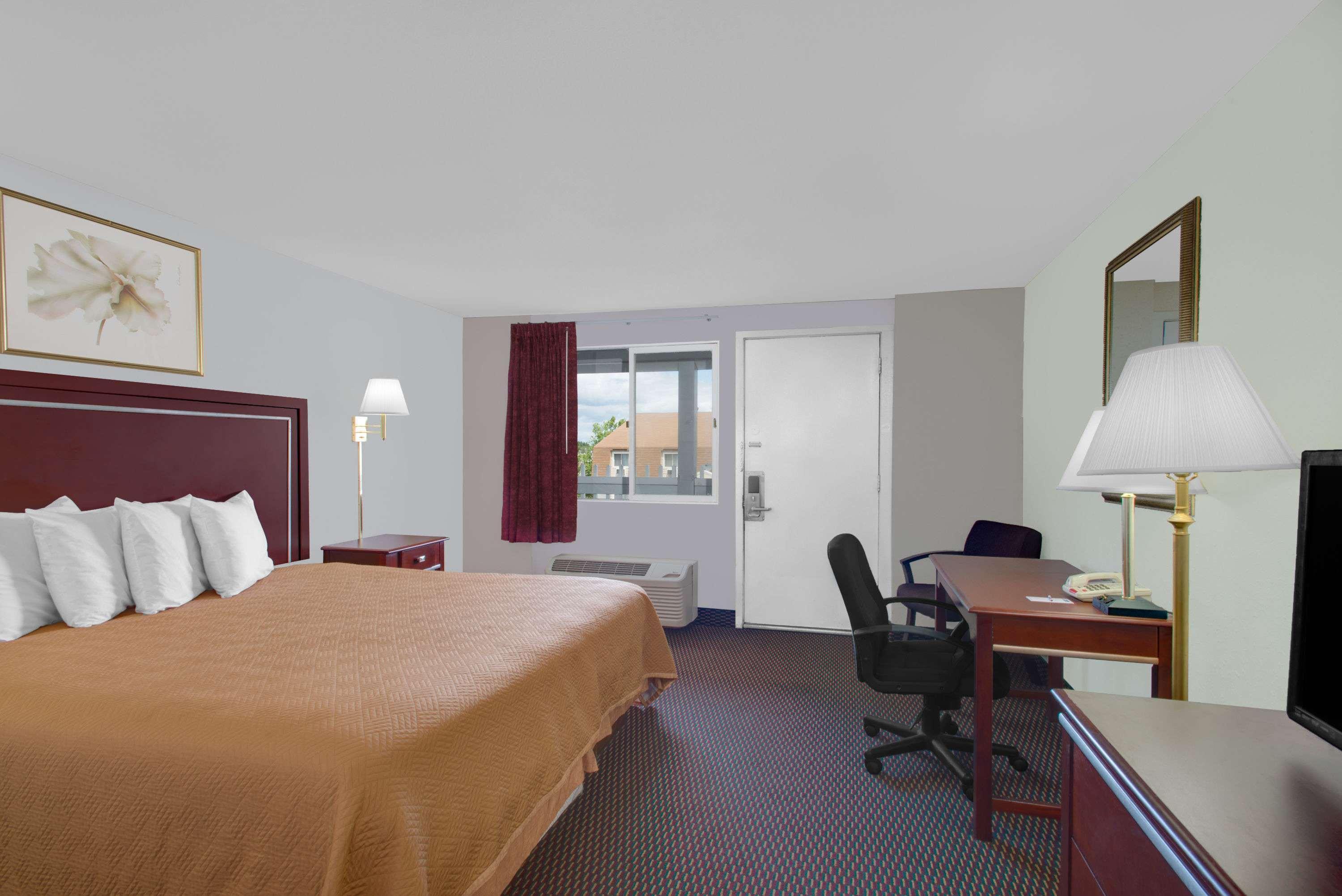 בנגור Queen City Inn מראה חיצוני תמונה