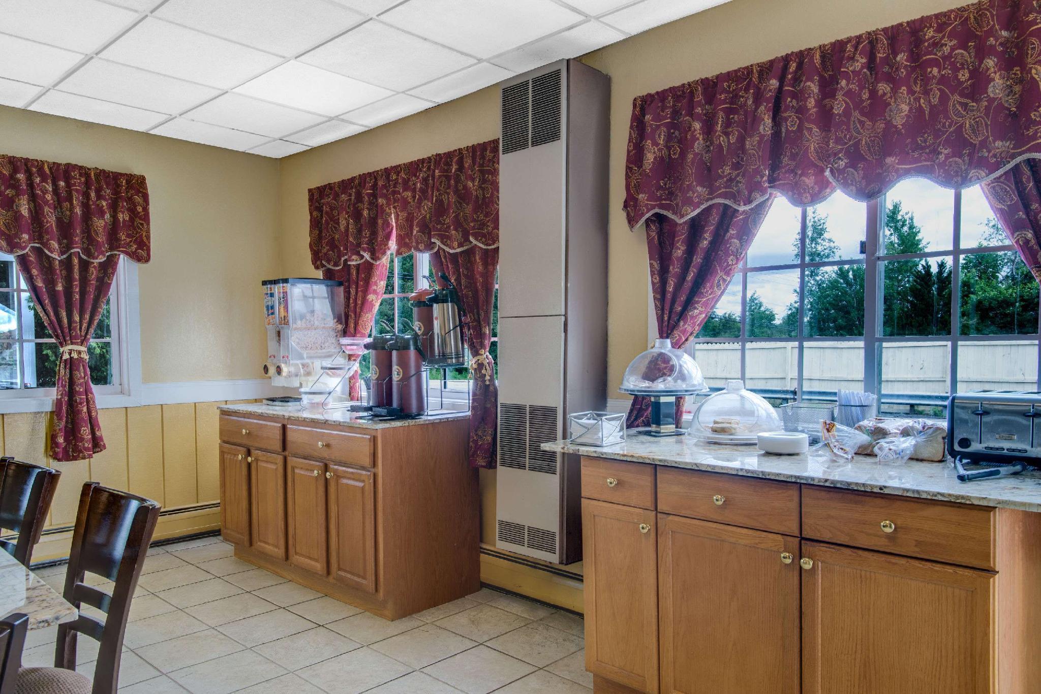 בנגור Queen City Inn מראה חיצוני תמונה