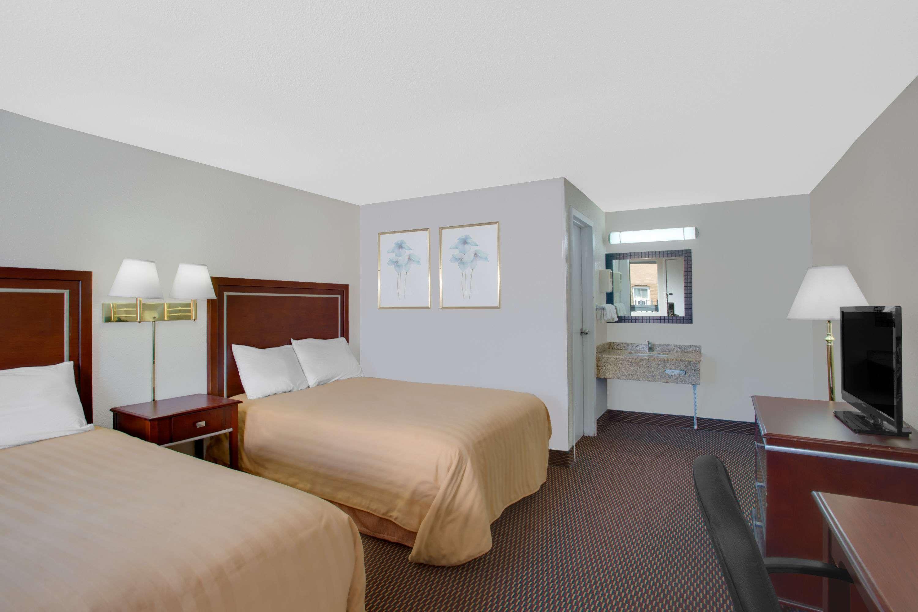 בנגור Queen City Inn מראה חיצוני תמונה