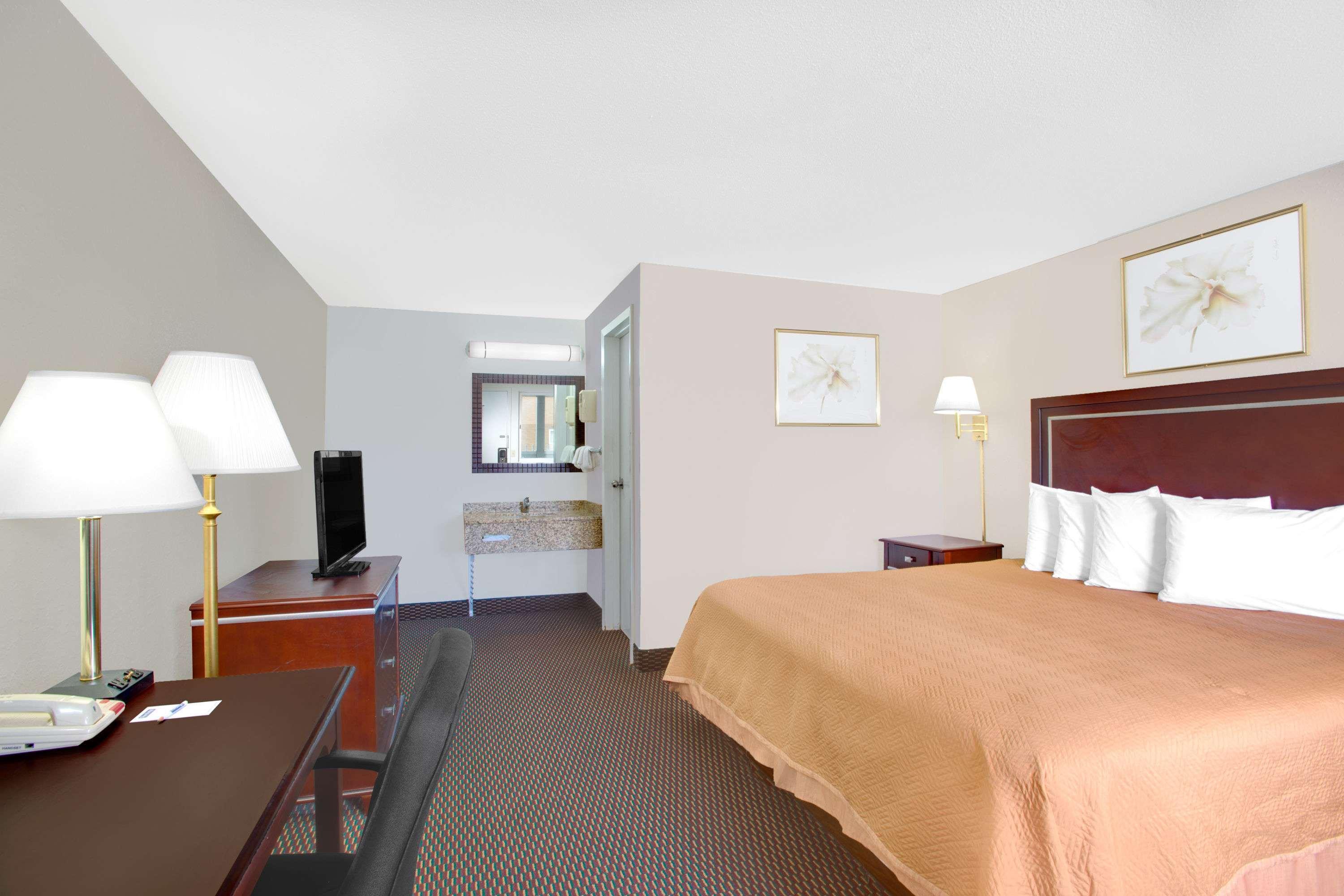 בנגור Queen City Inn מראה חיצוני תמונה