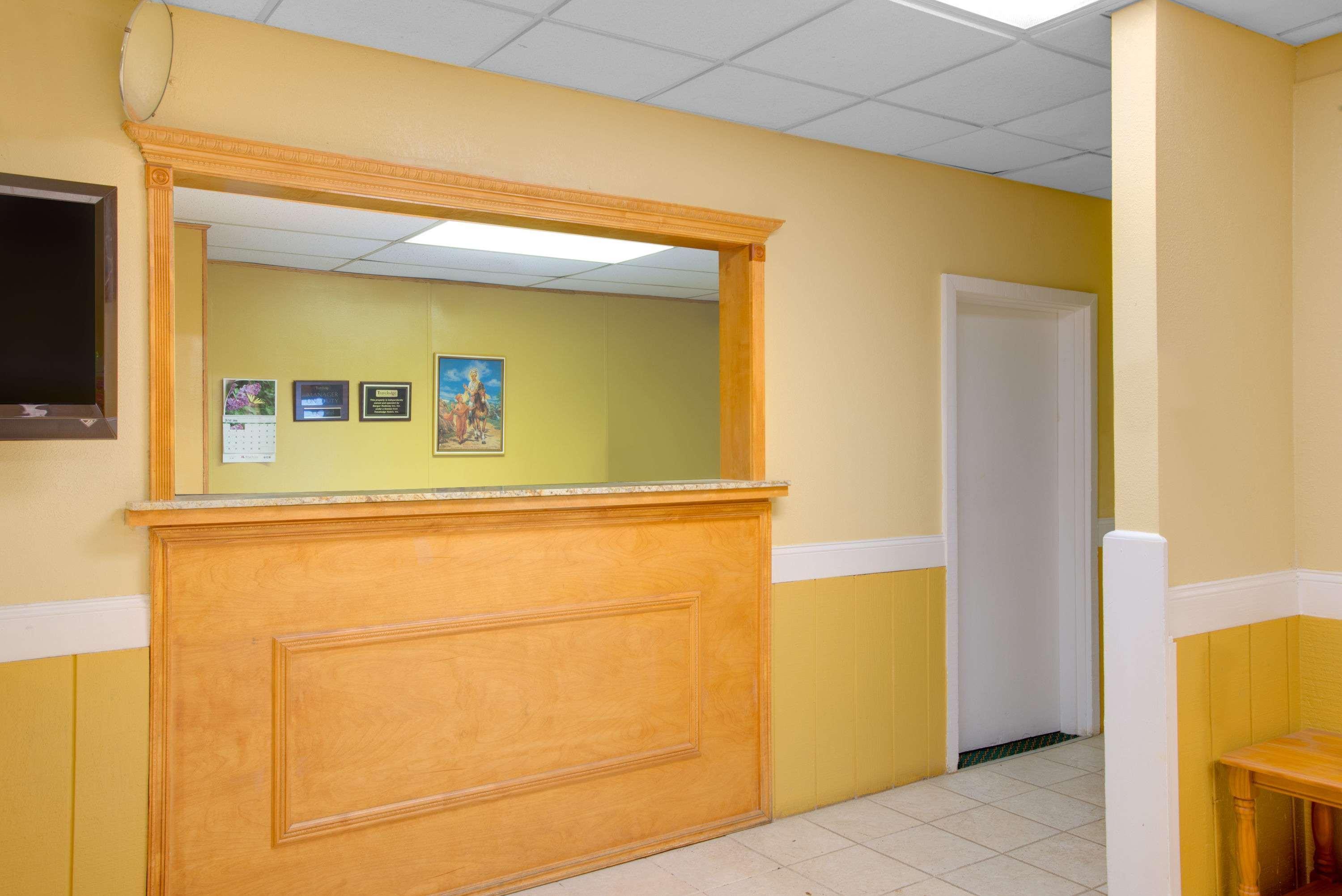 בנגור Queen City Inn מראה חיצוני תמונה