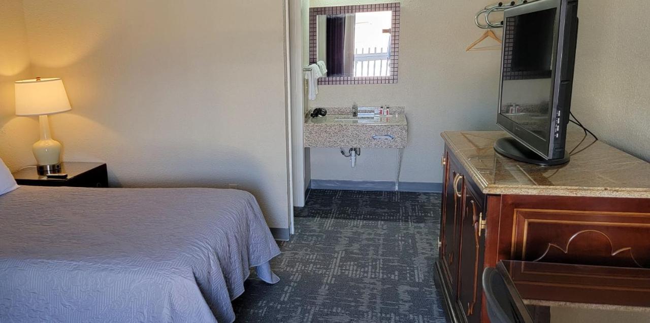 בנגור Queen City Inn מראה חיצוני תמונה