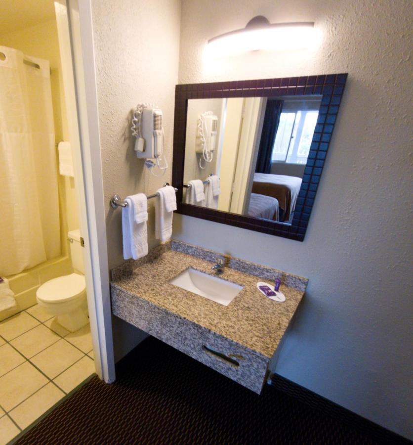 בנגור Queen City Inn מראה חיצוני תמונה