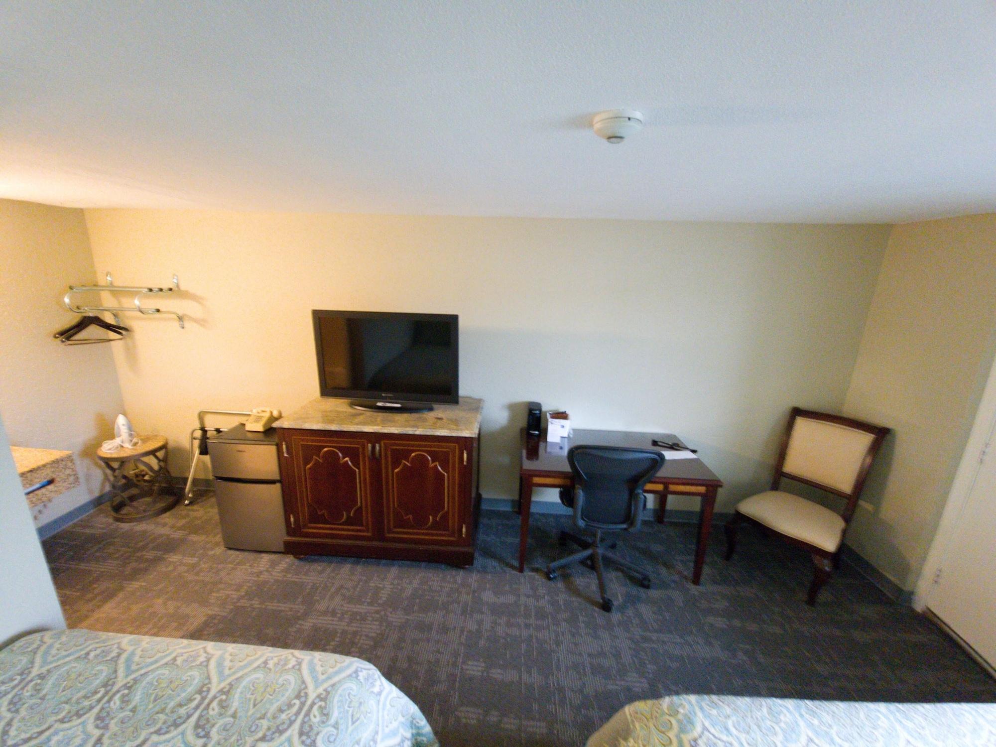 בנגור Queen City Inn מראה חיצוני תמונה